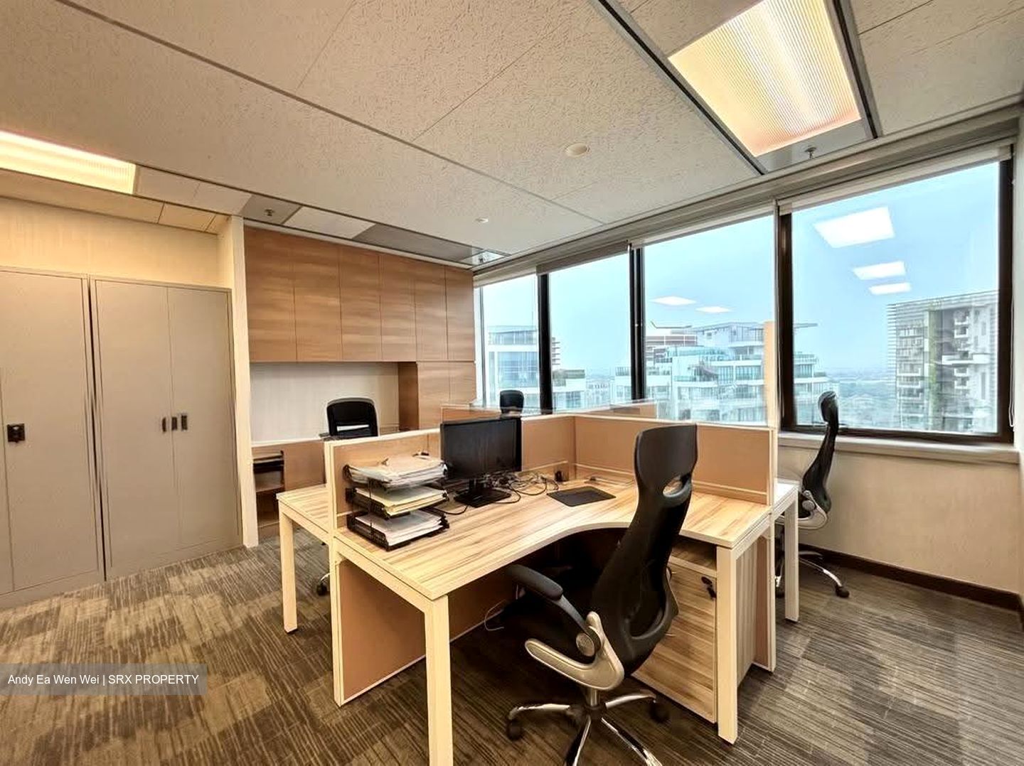 United Square (D11), Office #633724341